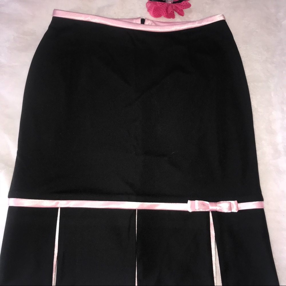 Black pencil skirt with pink bow